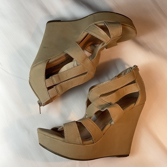 Top Moda Wedges in Tan - Picture 5 of 6